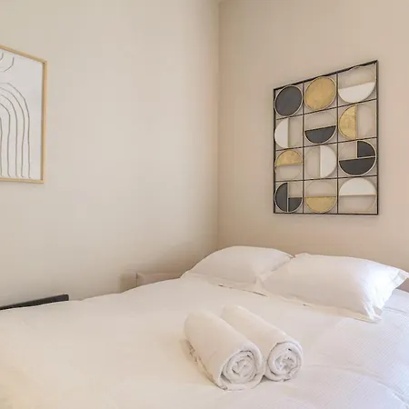 Lumineux Avec Terrasse, A Deux Pas De Lyon Apartment Ecully